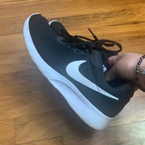 Nike Tanjun Sneakers